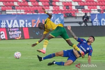 Pertandingan Bergengsi Arema vs Persebaya Berakhir Imbang 1-1