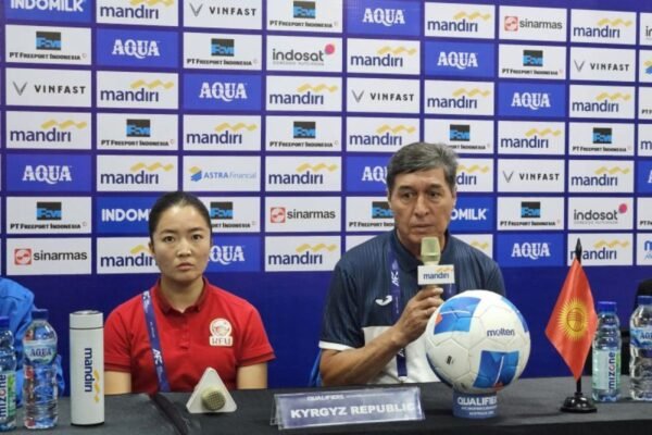 Berikut adalah beberapa alternatif judul untuk "Kirgistan Siap Kejutkan Grup D Kualifikasi Piala Asia Putri":

1. "Kirgistan Targetkan Kejutan di Grup D Kualifikasi Piala Asia Wanita"
2. "Siap Mengguncang: Kirgistan Bersiap Hadapi Grup D Kualifikasi Piala Asia Putri"
3. "Kirgistan Ingin Membuat Sejarah di Grup D Kualifikasi Piala Asia Wanita"
4. "Persembahan Mengejutkan: Kirgistan Siap Tampil di Grup D Kualifikasi Piala Asia Putri"
5. "Kirgistan Bersiap Tanda Tanya di Grup D Kualifikasi Piala Asia Putri"

Silakan pilih yang sesuai atau gunakan sebagai inspirasi untuk judul yang diinginkan!