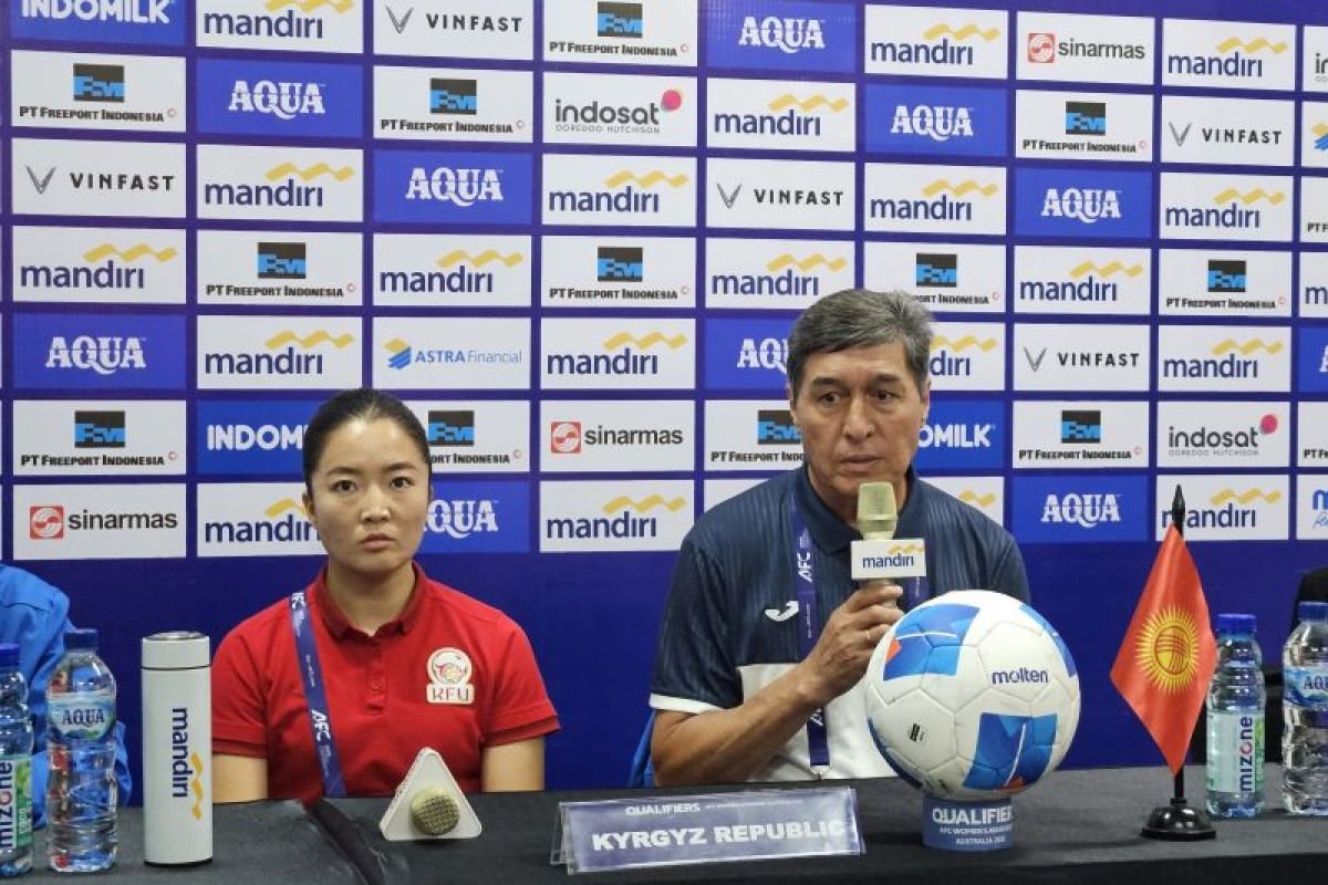 Berikut adalah beberapa alternatif judul untuk "Kirgistan Siap Kejutkan Grup D Kualifikasi Piala Asia Putri":

1. "Kirgistan Targetkan Kejutan di Grup D Kualifikasi Piala Asia Wanita"
2. "Siap Mengguncang: Kirgistan Bersiap Hadapi Grup D Kualifikasi Piala Asia Putri"
3. "Kirgistan Ingin Membuat Sejarah di Grup D Kualifikasi Piala Asia Wanita"
4. "Persembahan Mengejutkan: Kirgistan Siap Tampil di Grup D Kualifikasi Piala Asia Putri"
5. "Kirgistan Bersiap Tanda Tanya di Grup D Kualifikasi Piala Asia Putri"

Silakan pilih yang sesuai atau gunakan sebagai inspirasi untuk judul yang diinginkan!